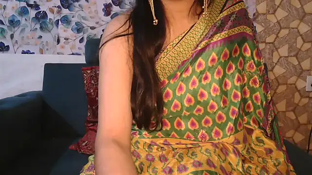 Real_Naira Pertunjukan Webcam