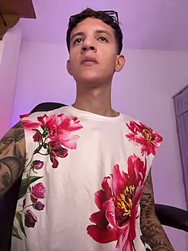 tylernovaのウェブカメラショー