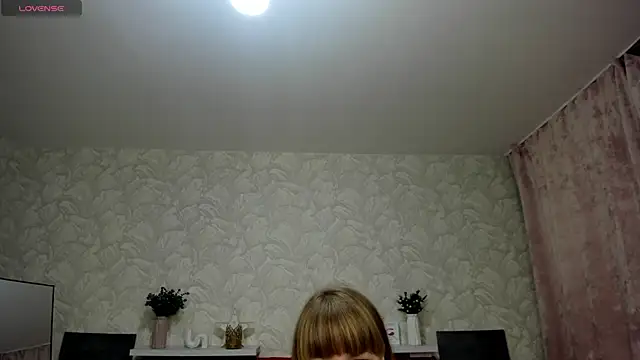 Онлайн чат XXX KattyPeachX