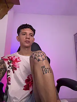 tylernova Pertunjukan Webcam