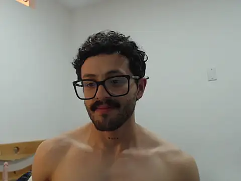 CuriousTomX Webcam show