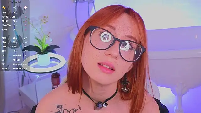 WICKEDEMBER's Live XXX Chat