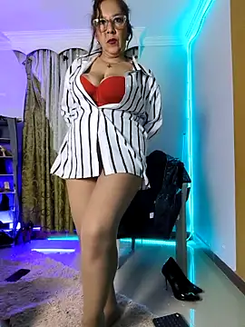 Rubi424 现场XXX聊天