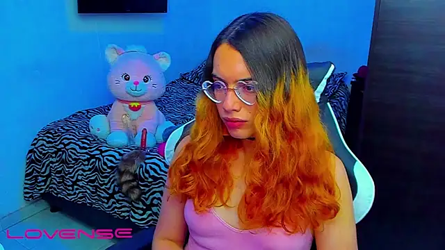 Pokazy przed kamerką – lillykittyyy