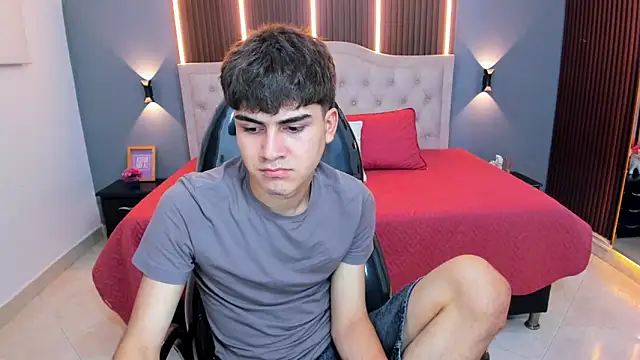 Tommy18__: απευθείας συνομιλία ΧΧΧ