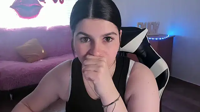KisaModel's Live XXX Chat
