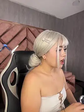 Онлайн чат XXX lya_nekko_