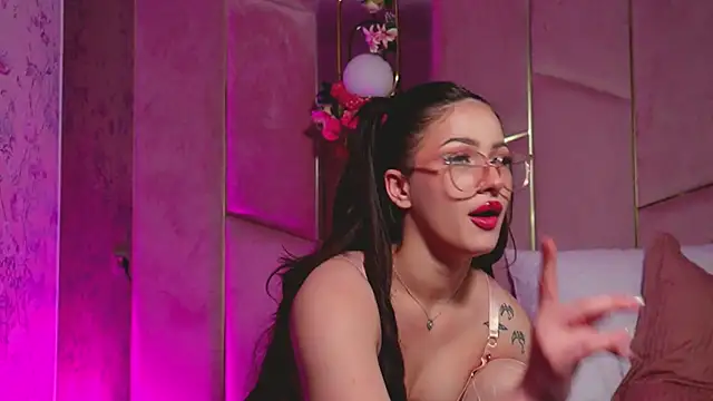 Chat +18 de LucyLextonX ao vivo