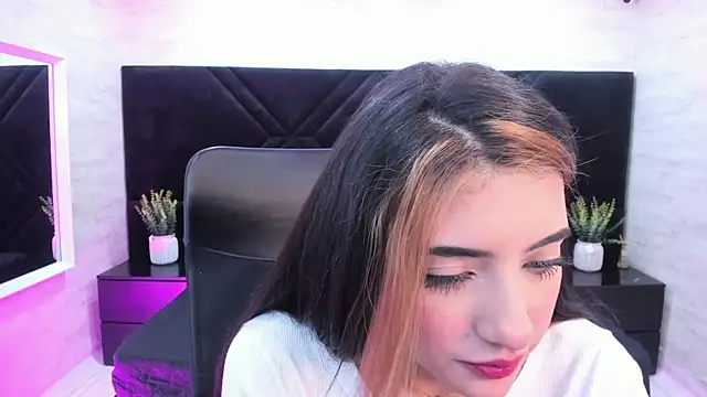 VictoriaaBlairのライブXXXチャット
