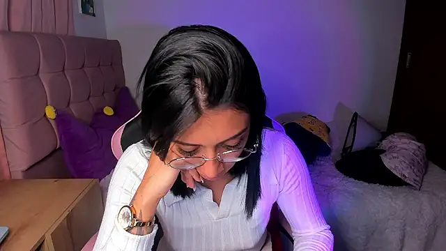Bellacatx's Live XXX Chat