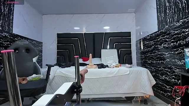 Ladyy_Scarlett: απευθείας συνομιλία ΧΧΧ