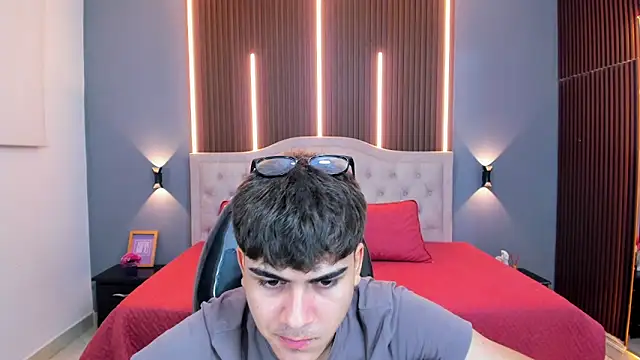 Tommy18__ 라이브 XXX 채팅