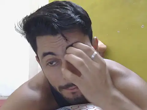 Stubborndesiboy 现场XXX聊天