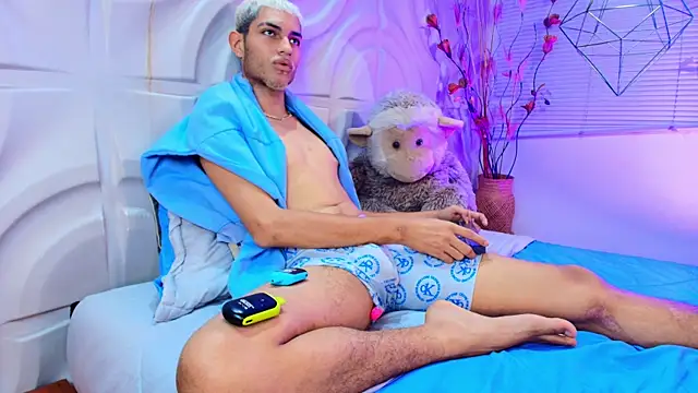 ItsZairen webcam show