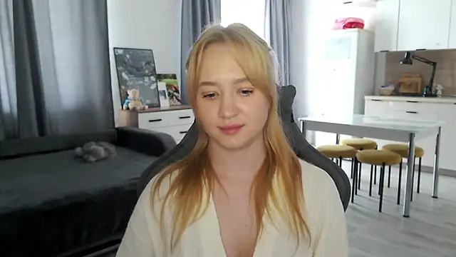 _lalune_'s Live XXX Chat