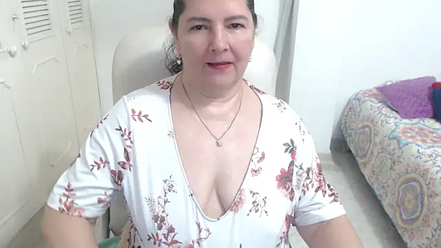 leonela_69's Live XXX Chat