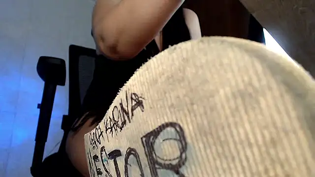 GODDESS_EVANS élő XXX-chatje