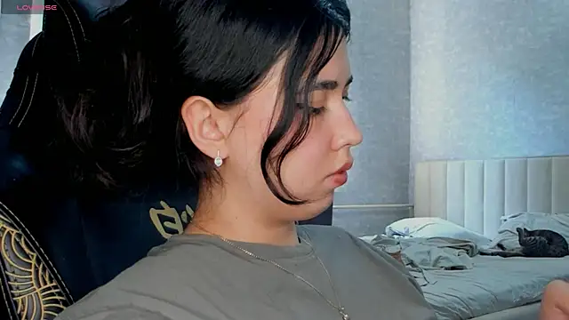 Diara_1an Chat XXX in diretta