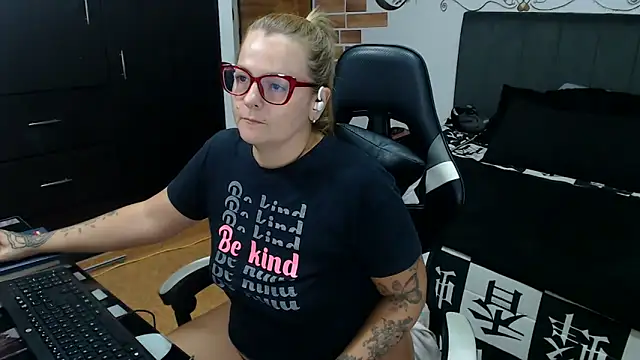 perlagoloza05's Webcam Show