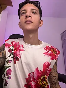 tylernova 现场XXX聊天