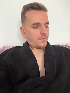 Show modela Huge_cock22cm na web-kameri