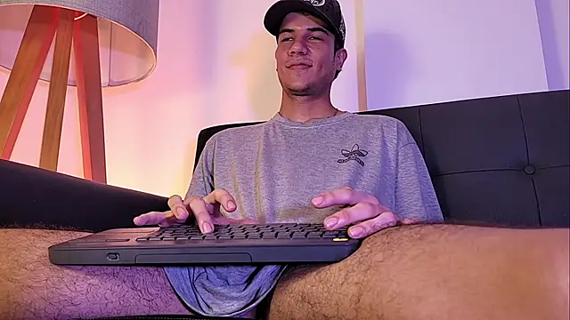 Derek_stud_ élő XXX-chatje