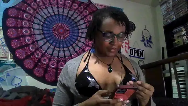 GardeniaFields Show in webcam