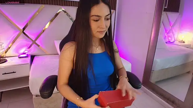 Онлайн чат XXX Emelie_Ch1