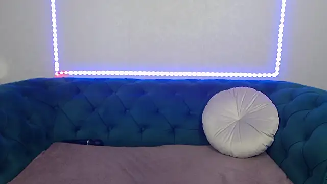 IvanaCharm's Live XXX Chat