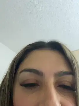 BellaViolet Adlı Modelin Canlı XXX Sohbeti