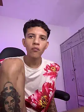 tylernova – webcam-show