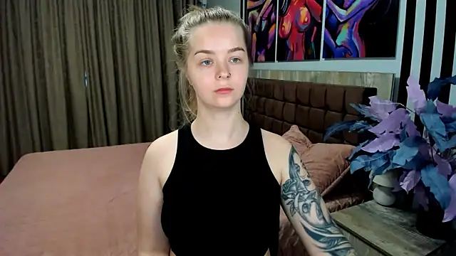 SirenaDoll's Live XXX Chat