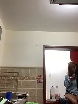 XXX chat uživo modela LilithMonette