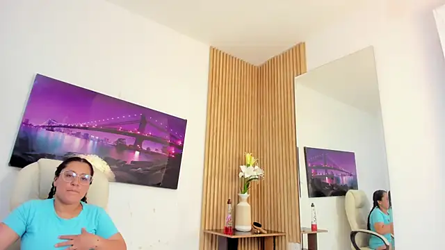 Reina_Mia1 élő XXX-chatje