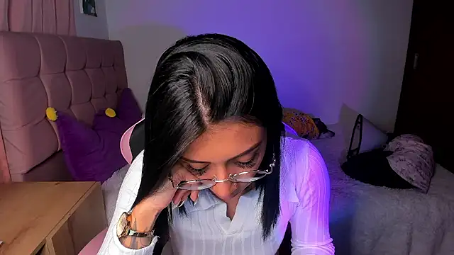 Bellacatx Adlı Modelin Canlı XXX Sohbeti