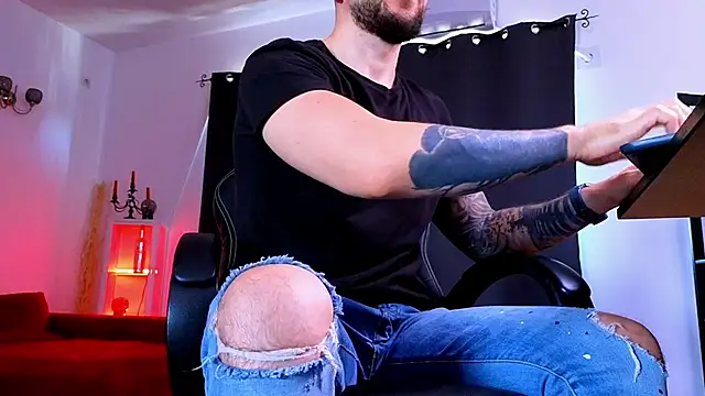 MightyAaron66 Show Webcam