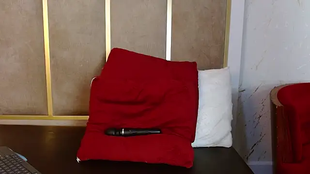 Chatroom XXX en direct de ArielleWilde