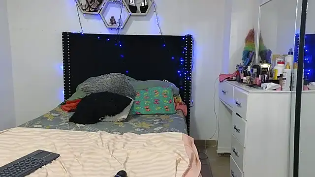 Chatroom XXX en direct de charlotte_077