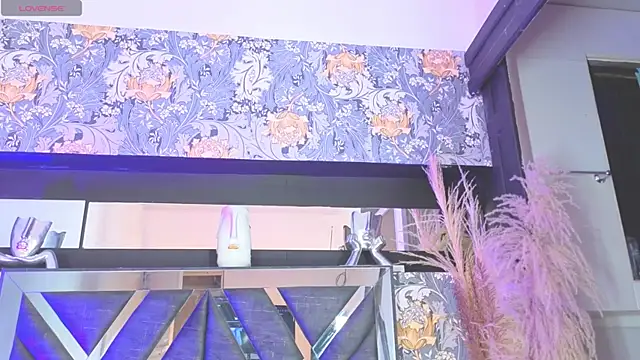 megan_lenon Show in webcam