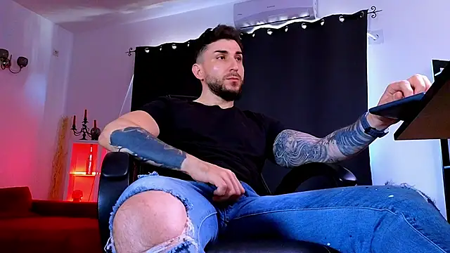MightyAaron66 Show Webcam