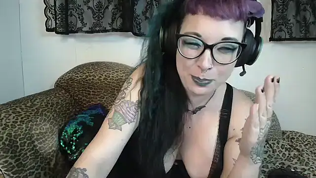Pokazy przed kamerką – Missy-Dee