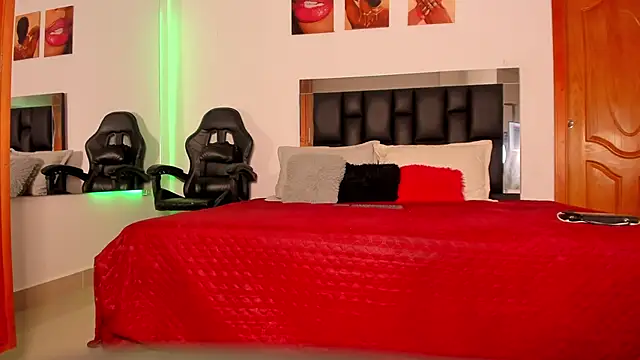 MaxPower003 live XXX chat