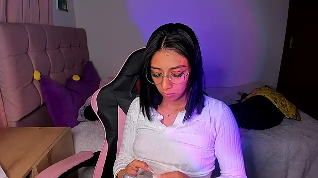 Bellacatx Adlı Modelin Canlı XXX Sohbeti