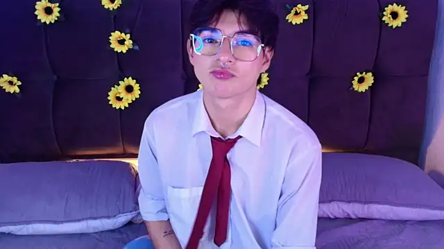 AleAurarashi 网络视讯表演