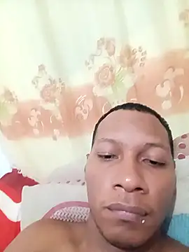 Show modela SANTI_BIGXXX na web-kameri