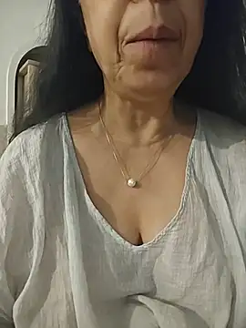 NakedMILFx Webcam Show