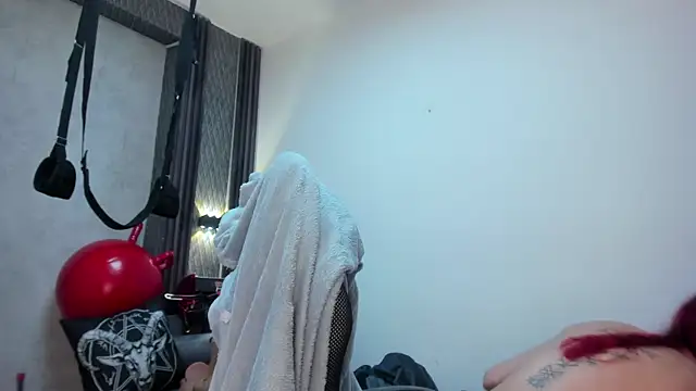 selene_red_: απευθείας συνομιλία ΧΧΧ