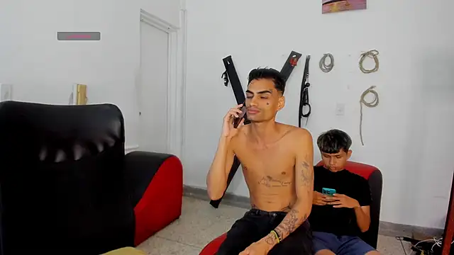 Gay_Red_Room Adlı Modelin Canlı XXX Sohbeti