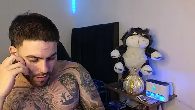 Ades_Lowe Show Webcam