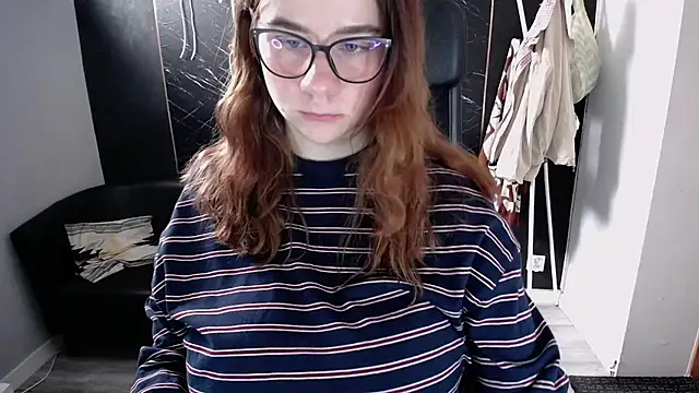 Show modela littleviki7 na web-kameri